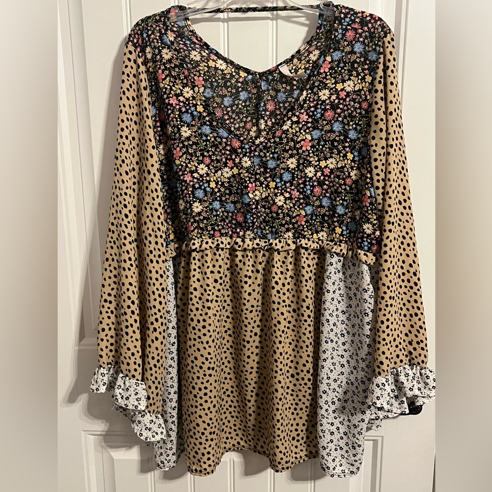 #7323.Coco Kelly Women's Long Ruffle Sleeve Leopard/Floral Print Blouse. Size 2X